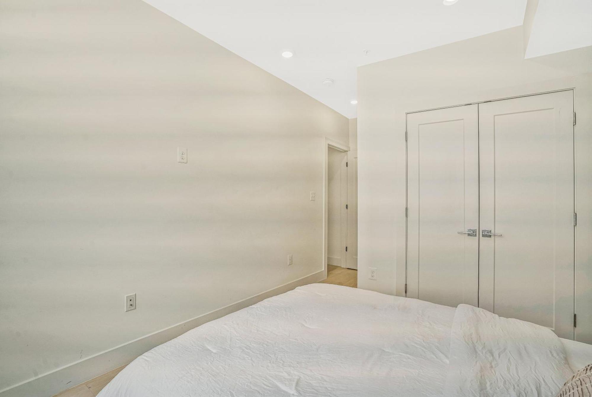 Luxurious And Stylish 2 Bedroom 2 Bathroom Suite Вашингтон Екстериор снимка