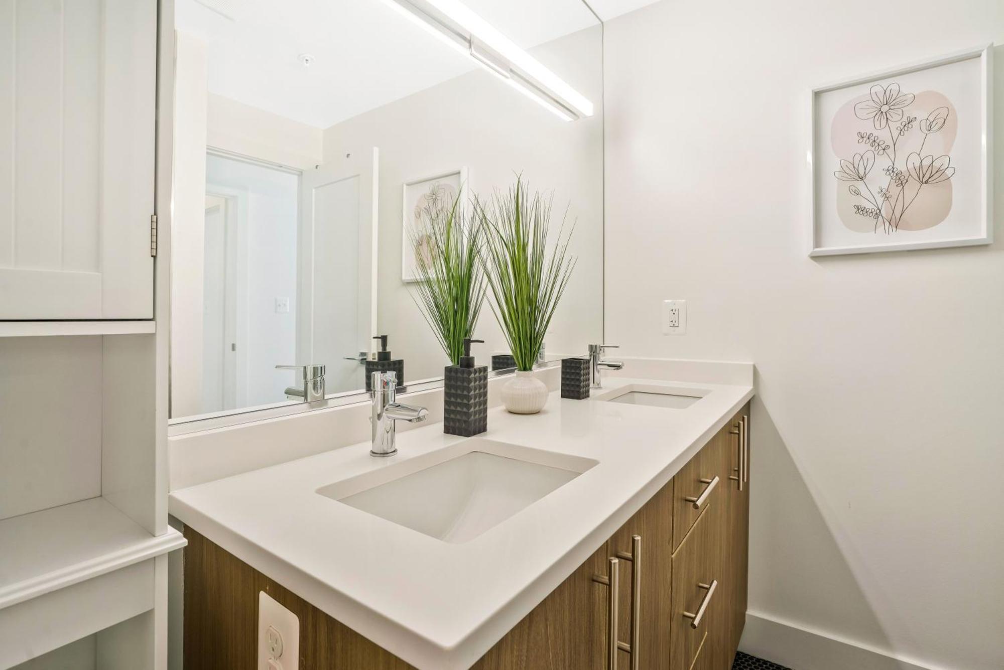 Luxurious And Stylish 2 Bedroom 2 Bathroom Suite Вашингтон Екстериор снимка