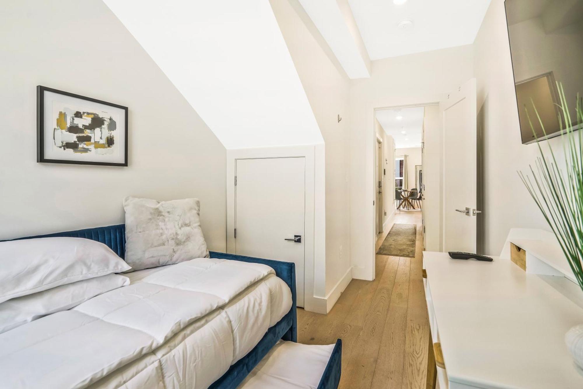 Luxurious And Stylish 2 Bedroom 2 Bathroom Suite Вашингтон Екстериор снимка