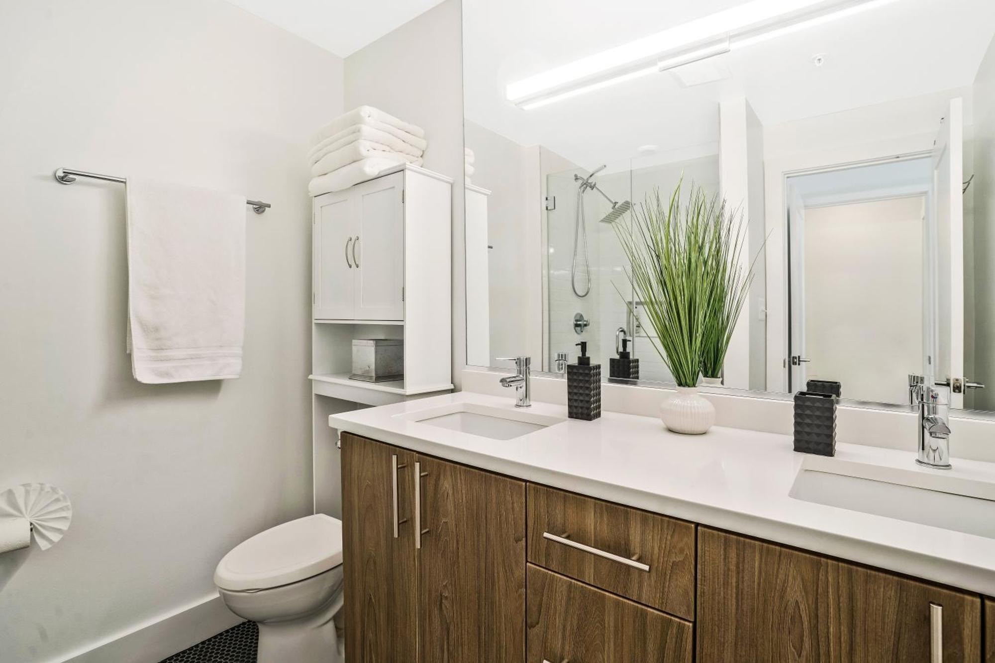Luxurious And Stylish 2 Bedroom 2 Bathroom Suite Вашингтон Екстериор снимка